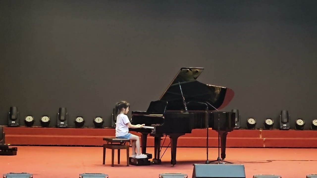 Gia Hân (Demo) - Valse favorite Piano (Mozart)