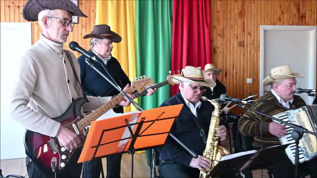 „Kur gintarais nusėtas marių krantas