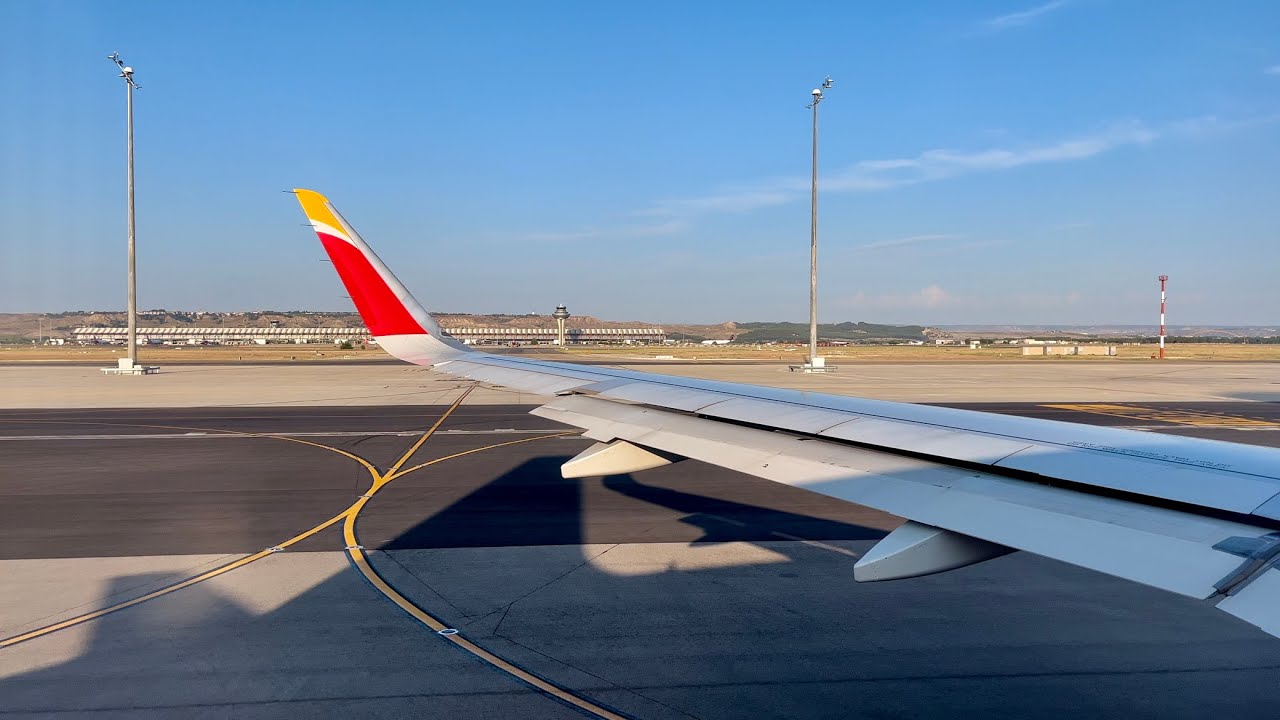 Iberia Airbus A320neo Sunset Takeoff from Madrid Barajas | MAD-BCN
