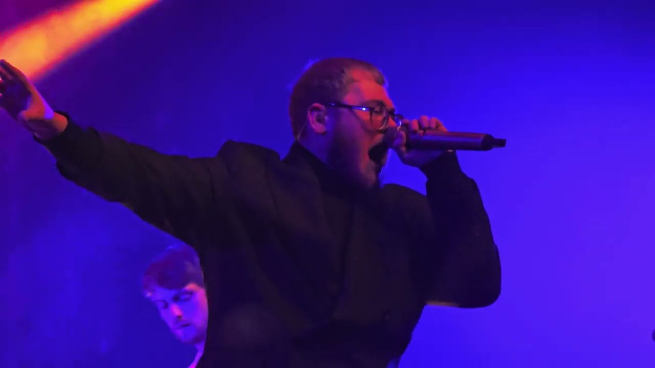 The Lathums - Long Shadows (01.04.2025 in the Netherlands at Tivoli in Utrecht)