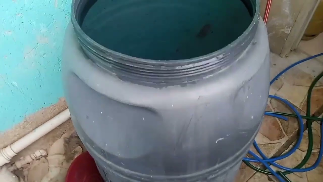 EU E MEU MARIDO TEMOS QUE CARREGAR AGUA , ESTÁ FALTANDO AQUI EM CASA☹️☹️