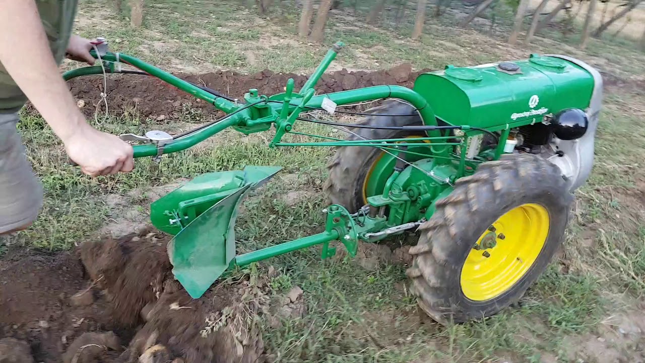 Motorobot PF 62 - Vyorávanie zemiakov