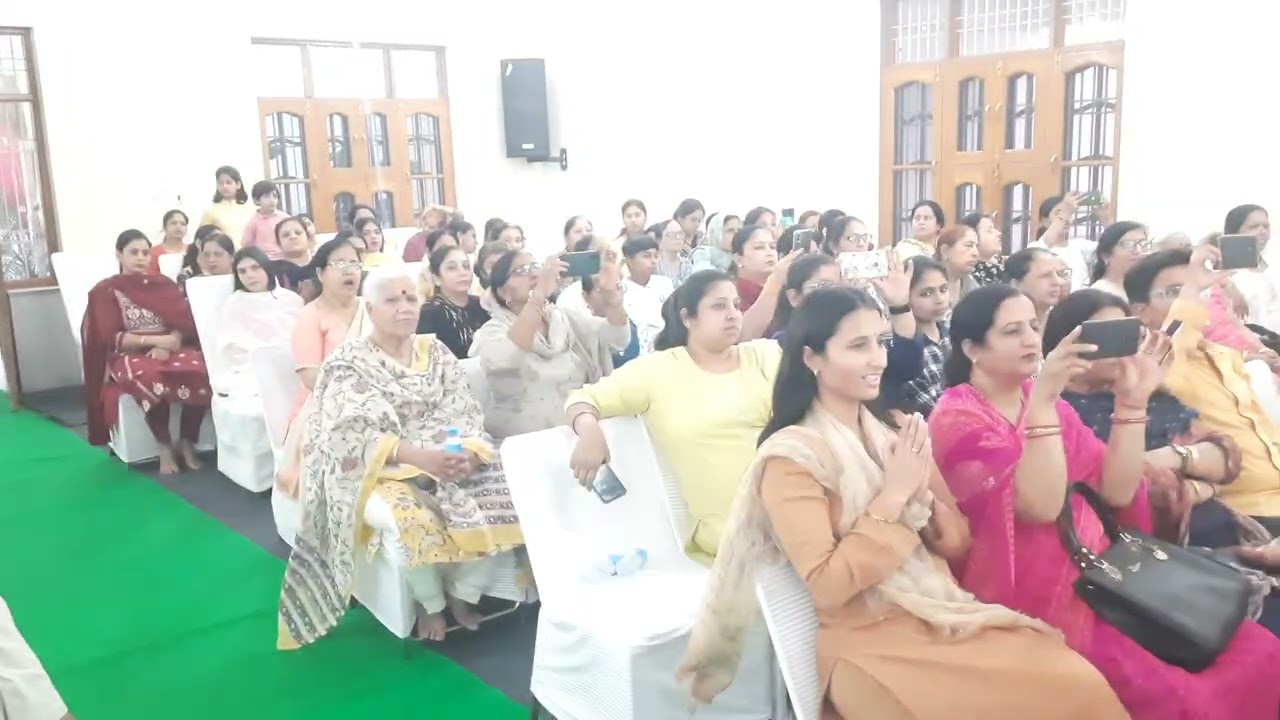 महर्षि दयानन्द सरस्वती जी का सम्पूर्ण जीवन चरित्र एक नाटक के रूप में । आर्य समाज माॅडल टाऊन हिसार ।