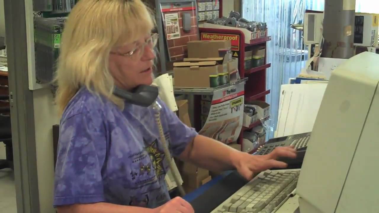$1 million lottery winner clocks in for work after winning big