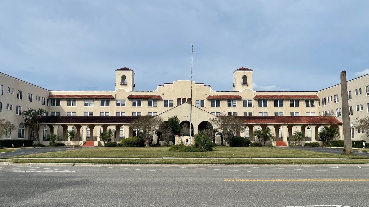 Exploring the entire grounds of 1925’s Historic Mayfair Hotel - Sanford Florida