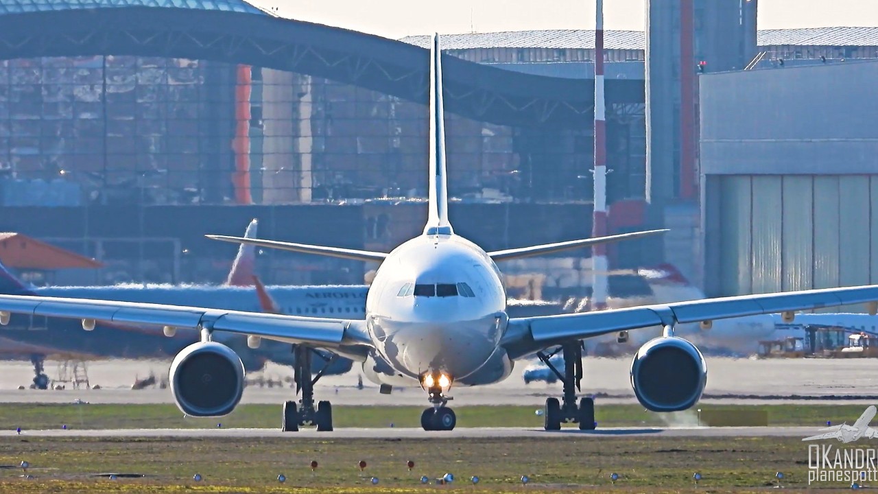 Airbus А330 взлетел свечкой как истребитель. Два одинаковых самолёта из Китая.