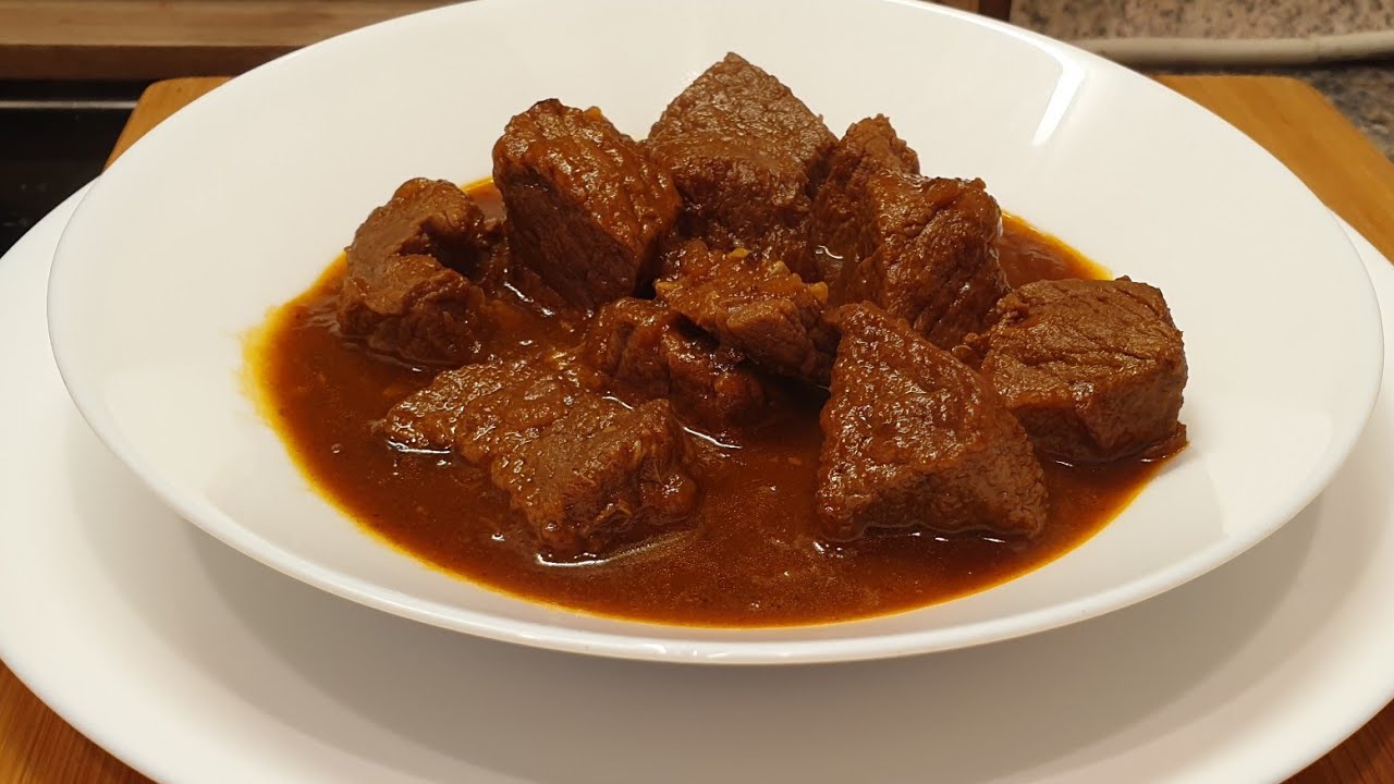 🥰😍🥰🥰🥰 🥰🥰🥰🥰🥰Gullash me plot shije per një drekë shum te shishme,🥰🥰🥰🥰 🥰🥰🥰🥰🥰Gulasch sehr Lecker 🥰🥰🥰🥰🥰🥰🥰