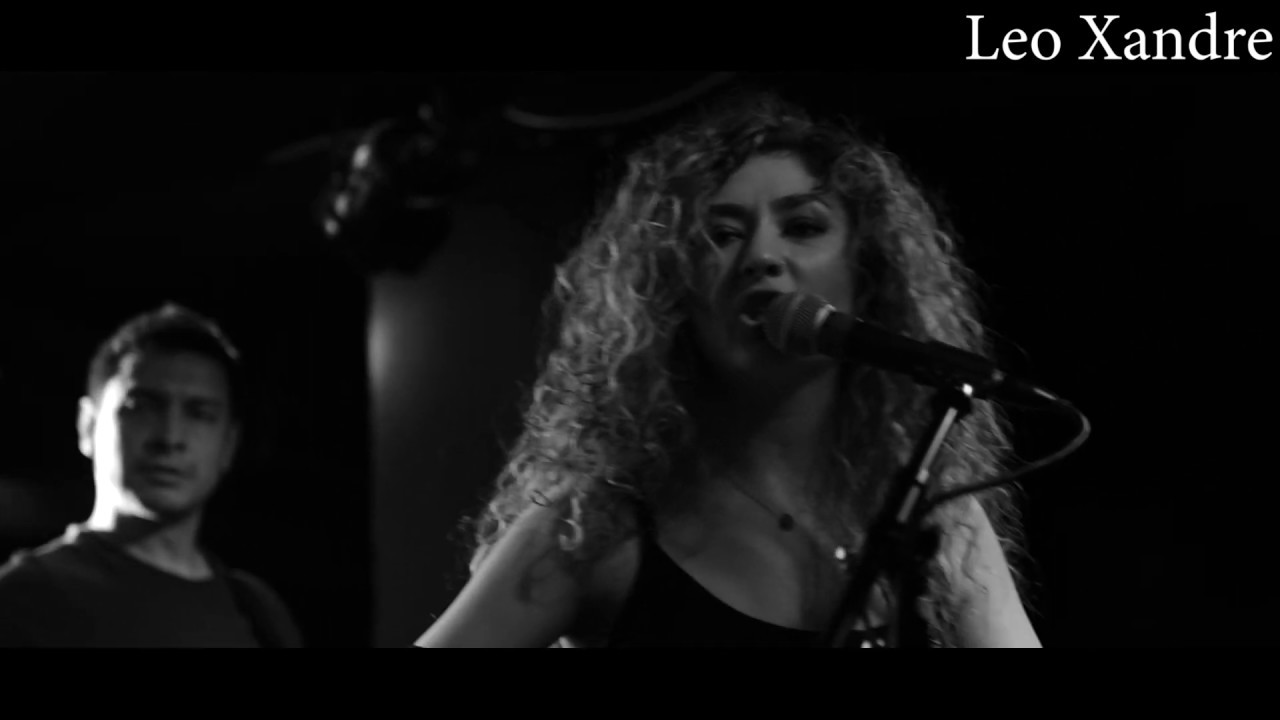 Sena Şener - Sevmemeliyiz ( Live konser performans)