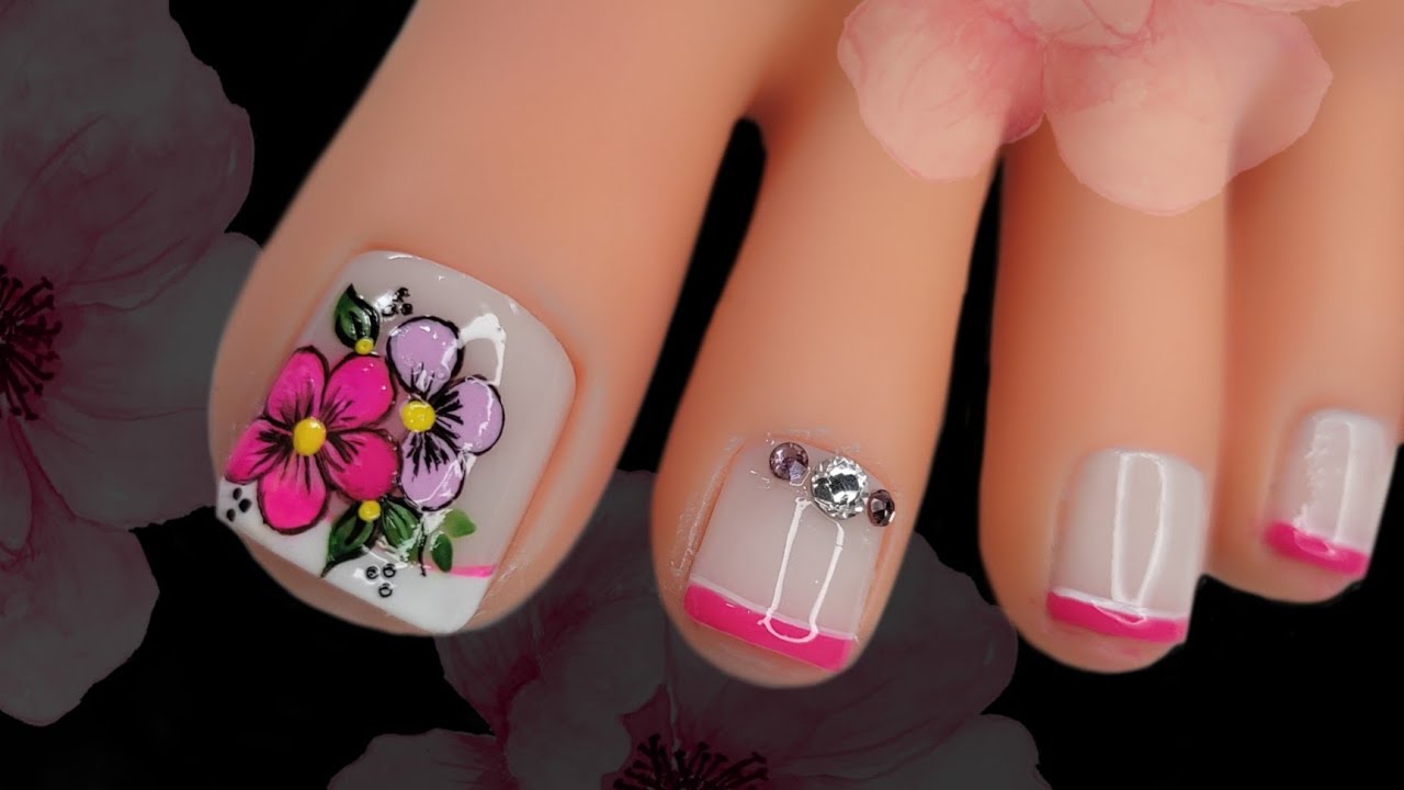 Diseño de uñas con flores 🌸🌸#nailart #miarteentusuñas #naildesing