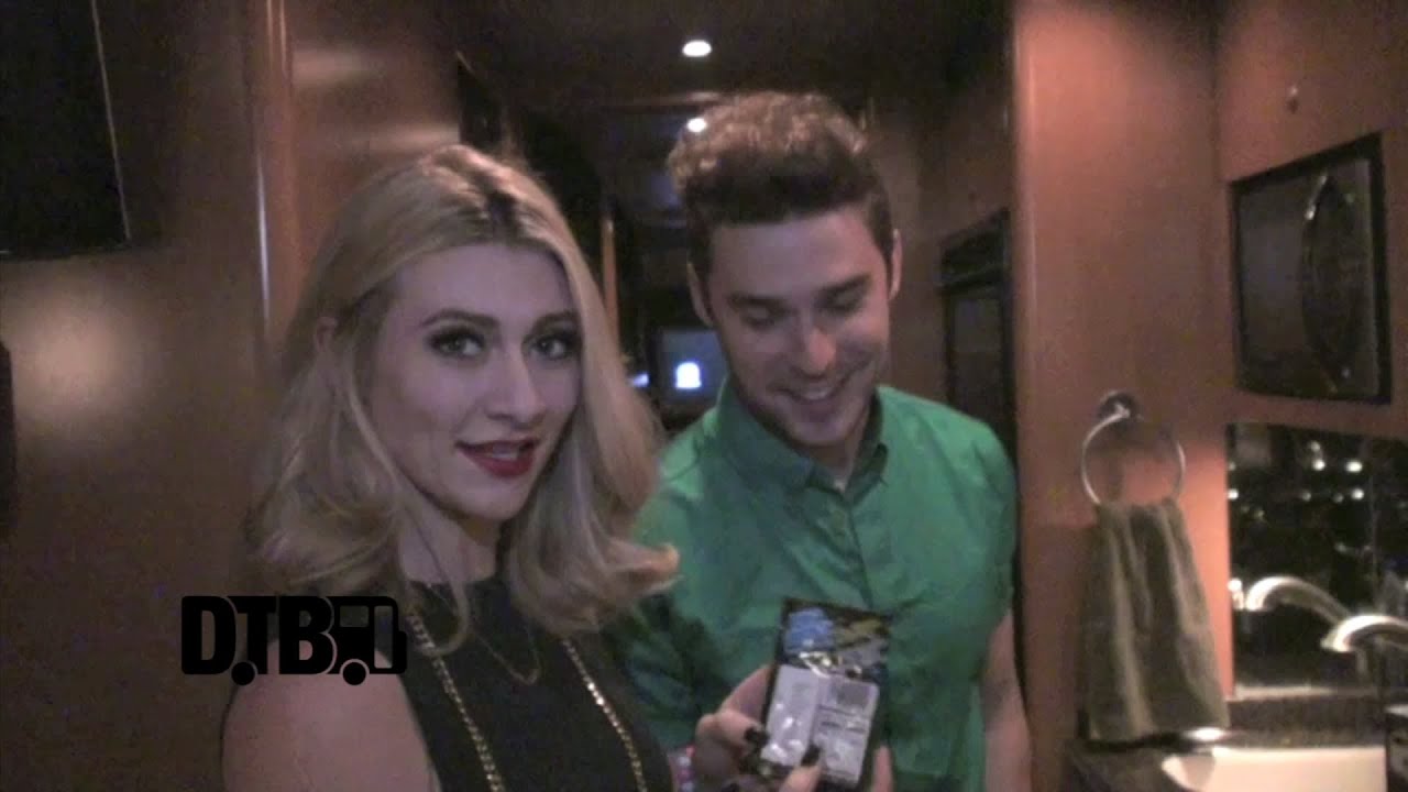 Karmin - BUS INVADERS Ep. 581