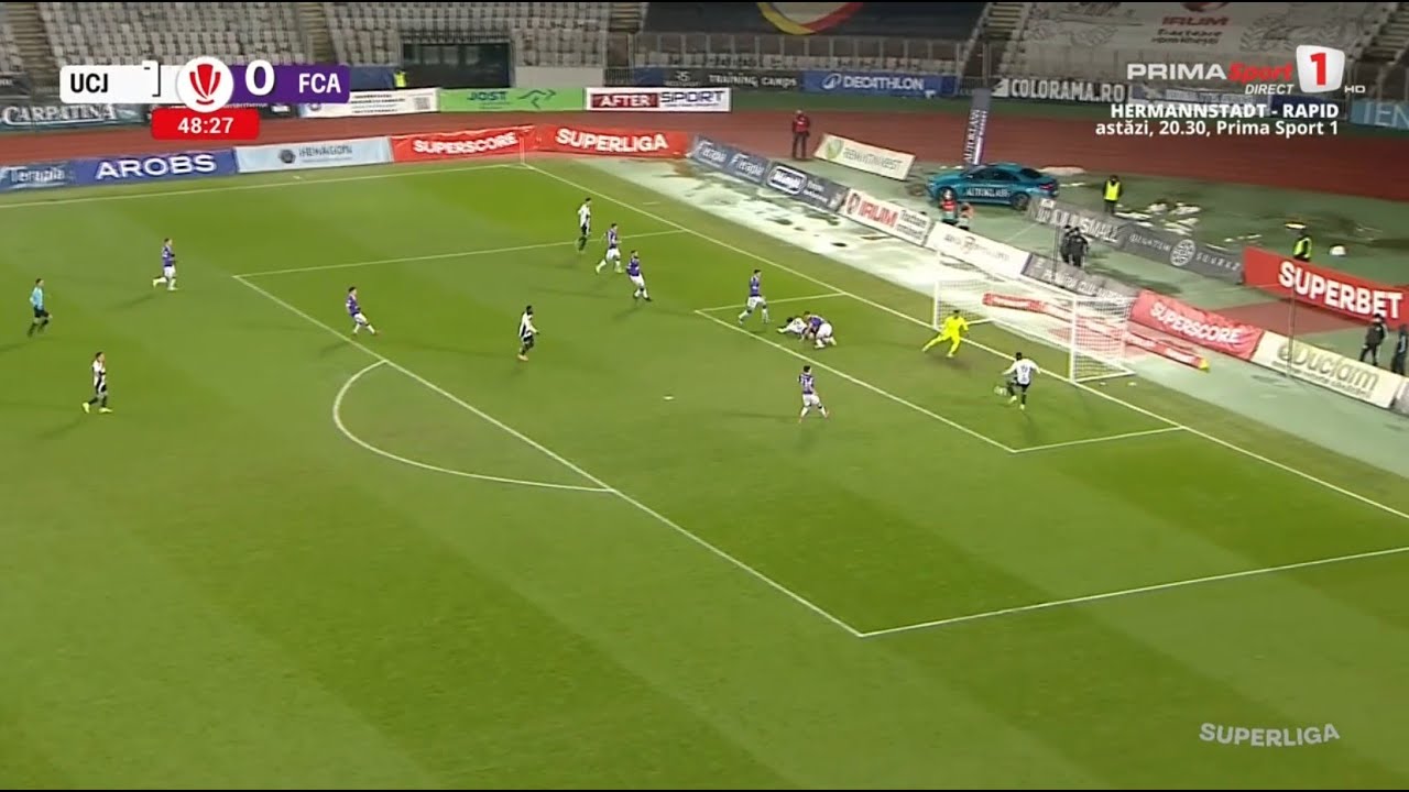 N-ai cum aşa ceva! Ratare ULUITOARE la Cluj. Din careul mic, cu toată poarta goală în faţă...