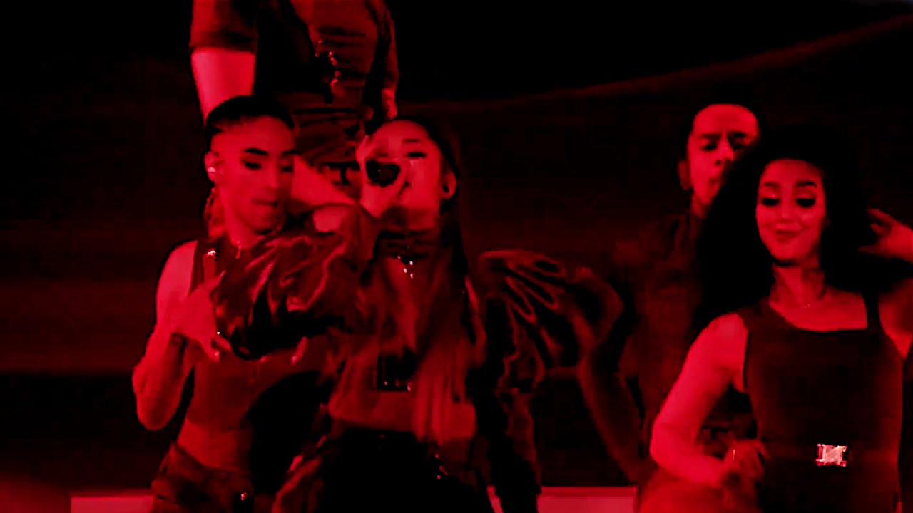 Ariana Grande - Bad idea (empty arena)