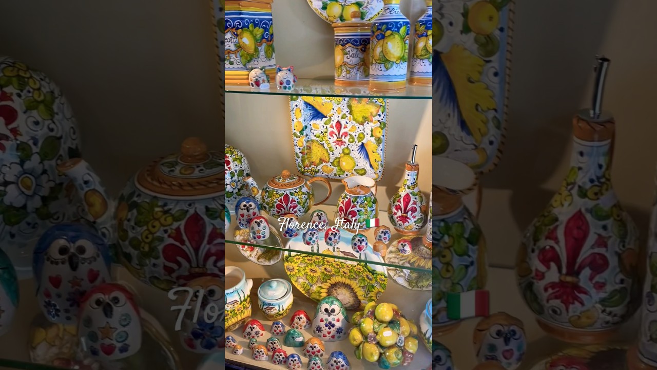 Beautiful #porcelain designs with #lemon patterns and colors in #florence #italy 🇮🇹