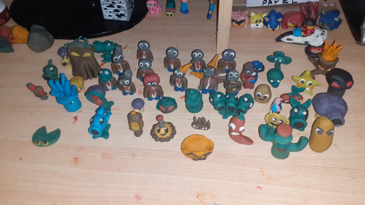 mostrando todas mis figuras de pvz en plastilina