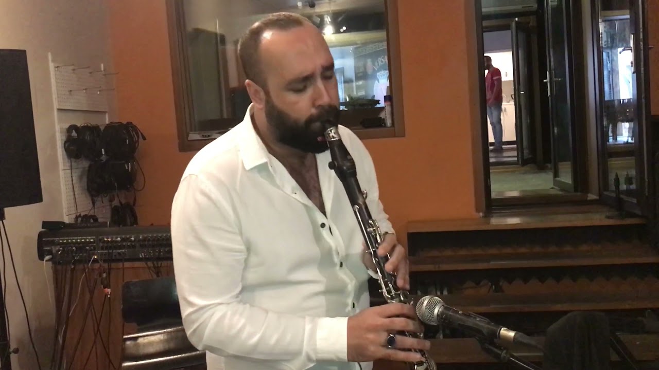Sezen Aksu keskin bıçak ) çağdaş evsen klarnet solo akustik performans..