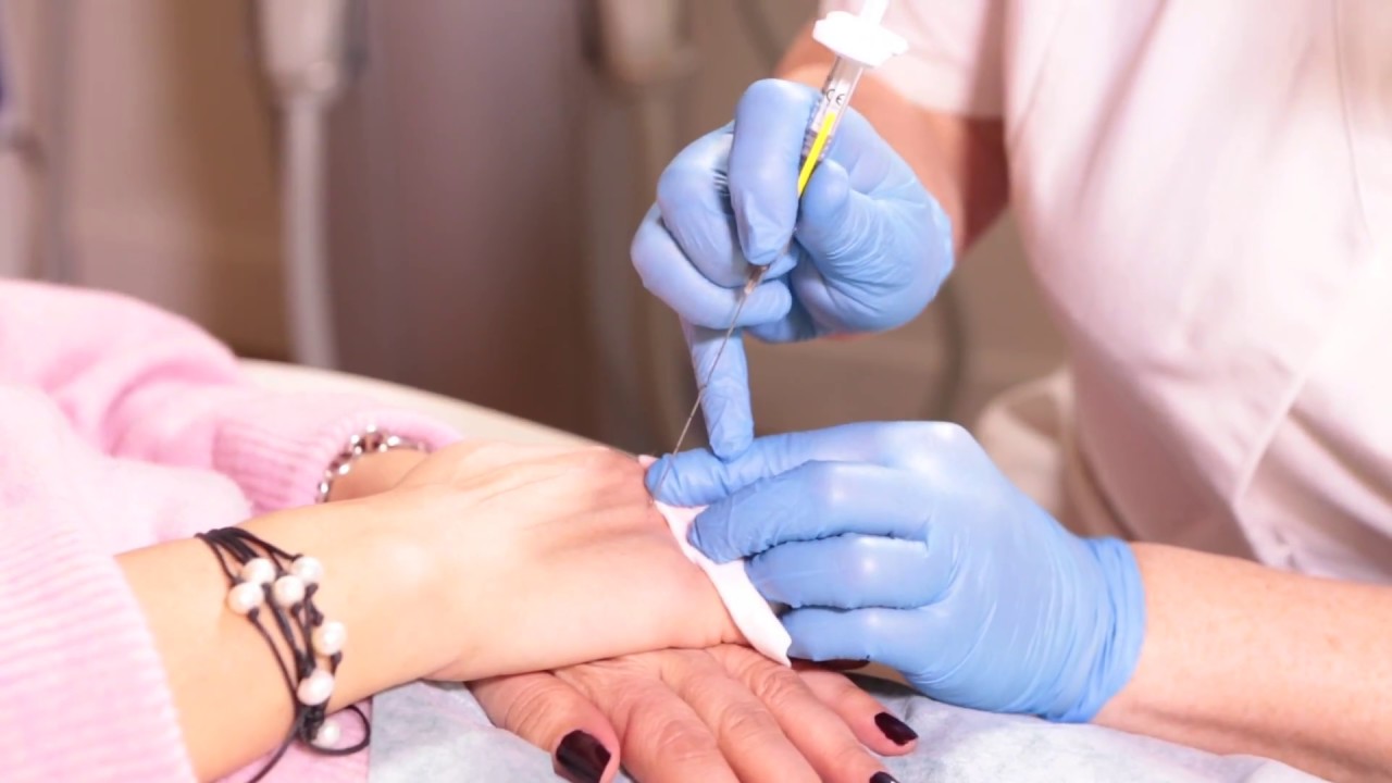 Les traitements pour rajeunir les mains et le décolleté - Dr Christine Magnier