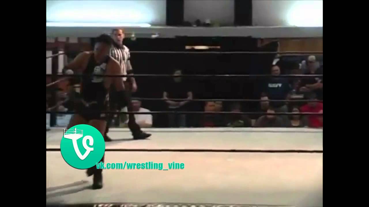 Roderick Strong - Sick Kick (Vine)