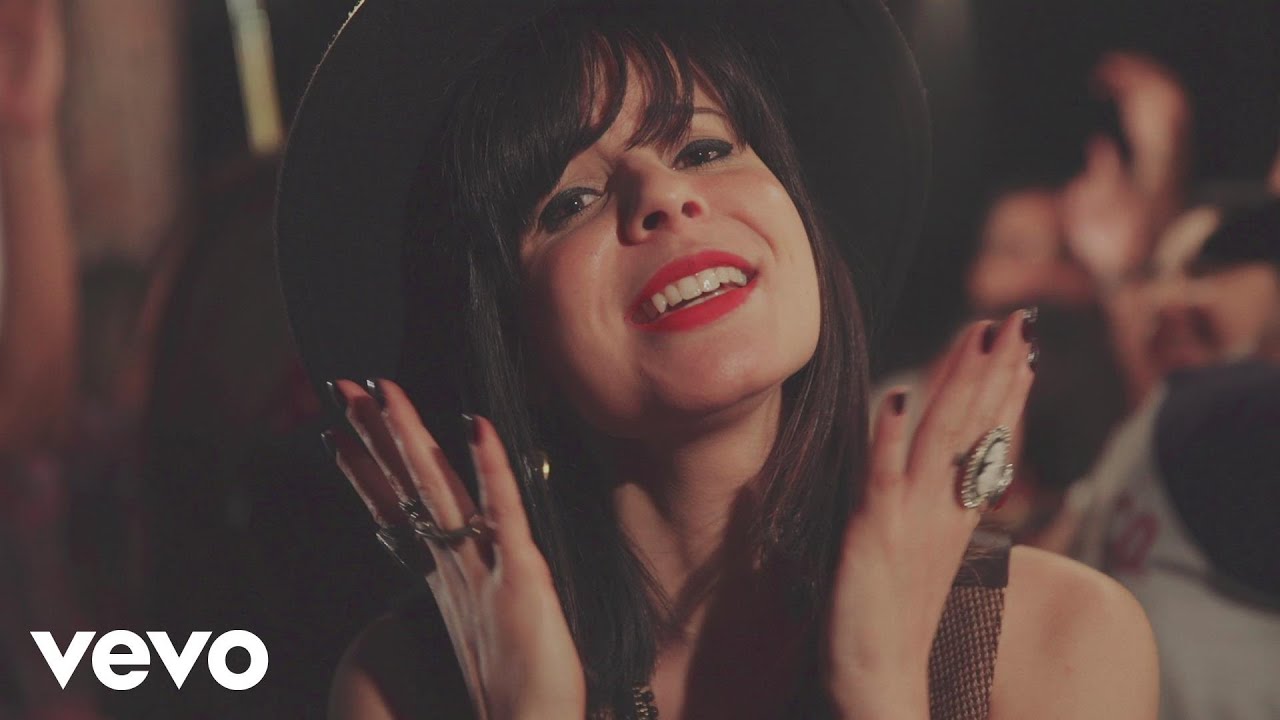 Marcela Tais - Ame Mais, Julgue Menos (Videoclipe)