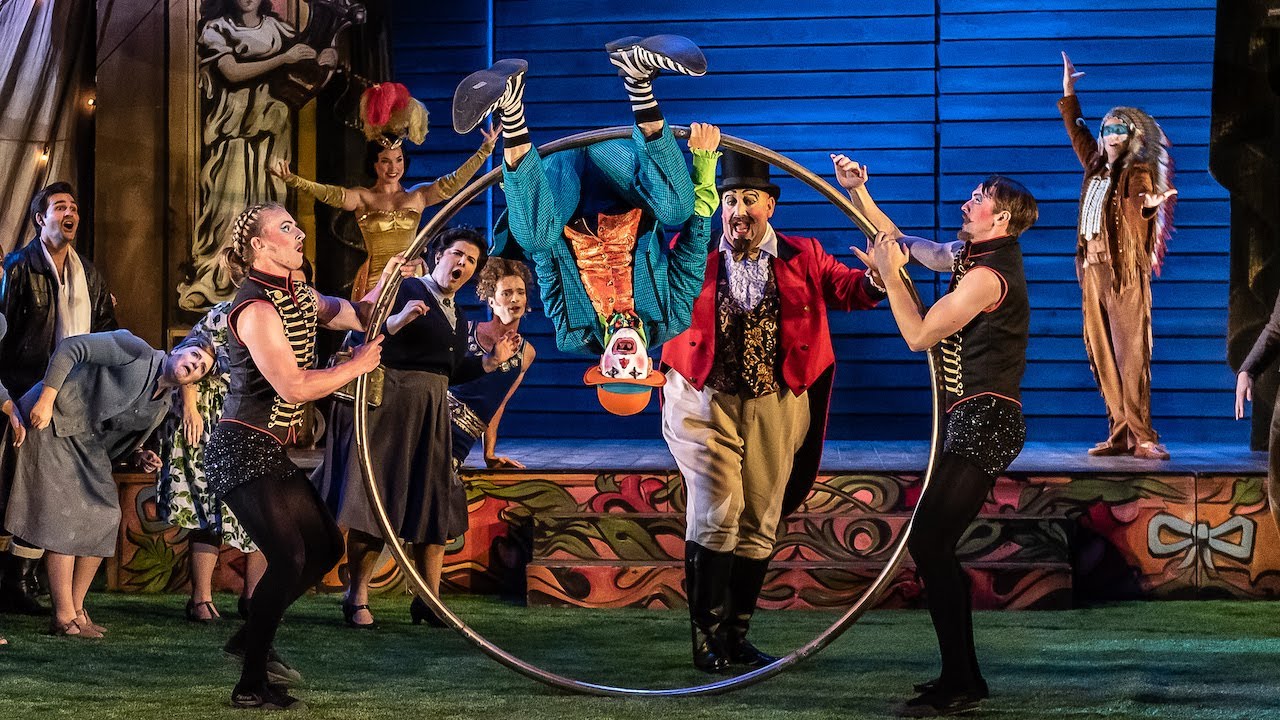 CIRCUS: 'Dance of the Comedians' - The Bartered Bride - Philharmonia Orchestra
