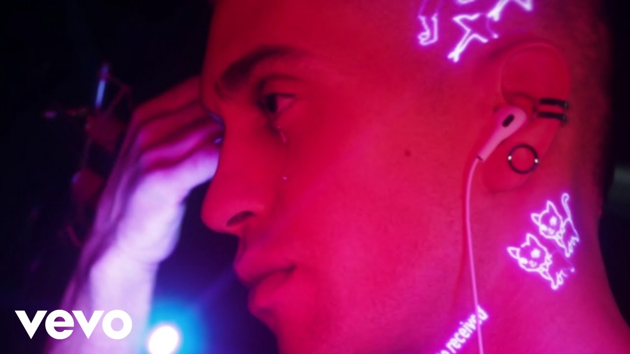 Mahmood, Capo Plaza - NEVE SULLE JORDAN (Visual)