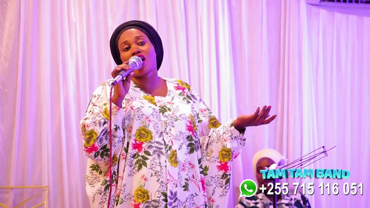 HUYU NASRA SALUM ALIVYO IIMBA MWAMBIENI WAALIKWA CHALI