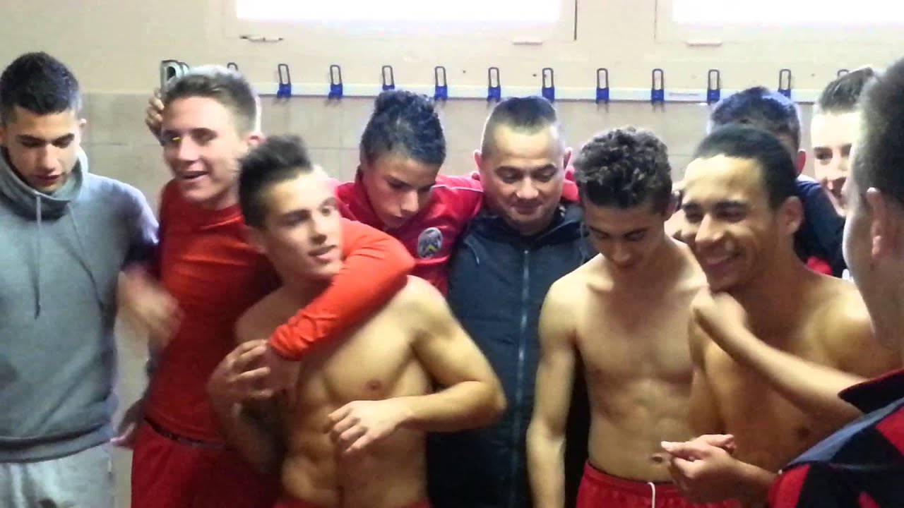 ASC FOURQUES U17 VESTIAIRES