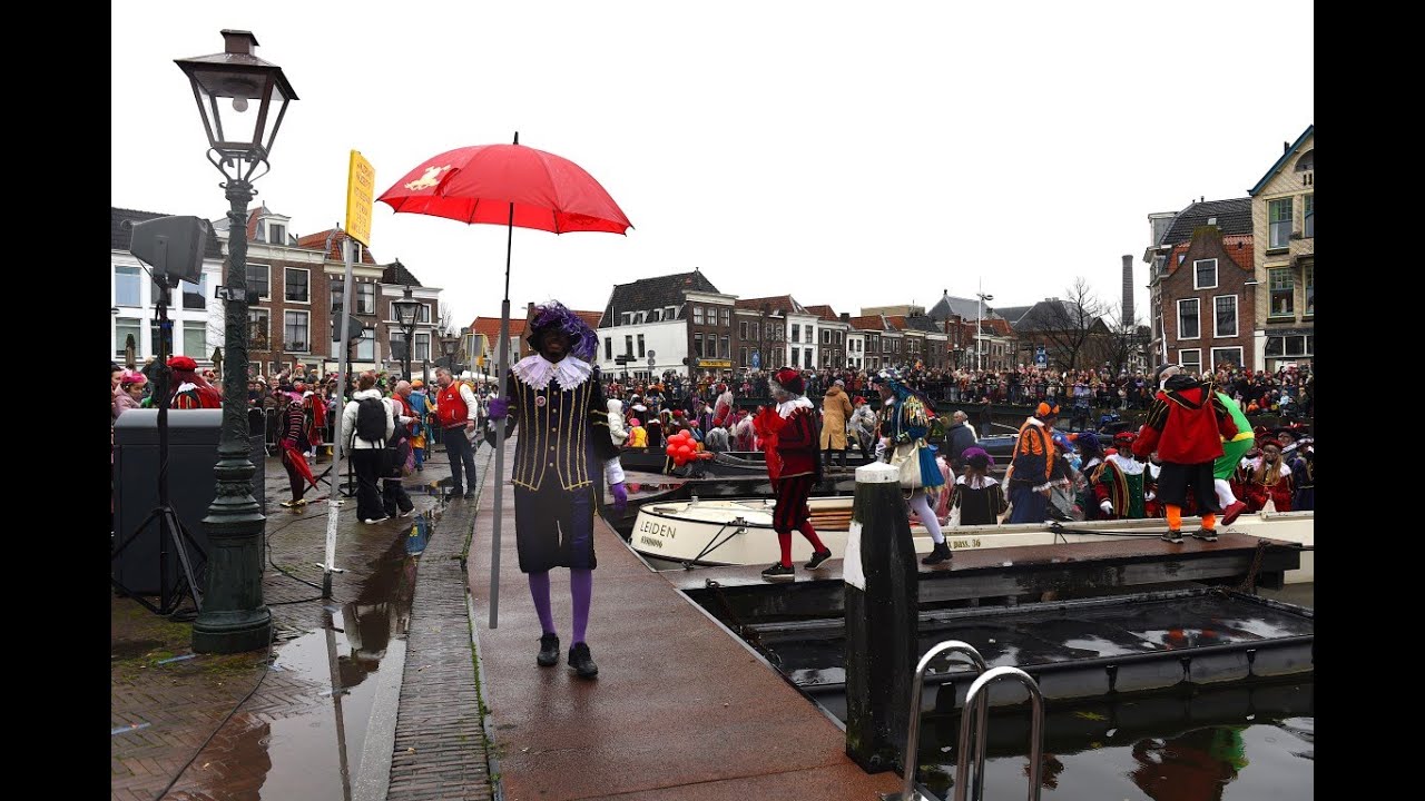 Sinterklaas spoelde aan in Leiden, natte intocht 2025.   www.leidseglibber.nl