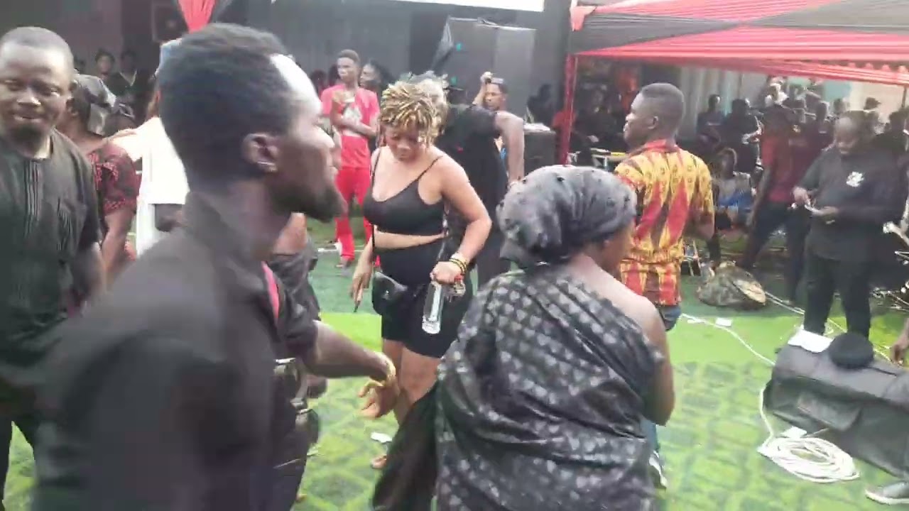 Odehyie Keff live band fire performance