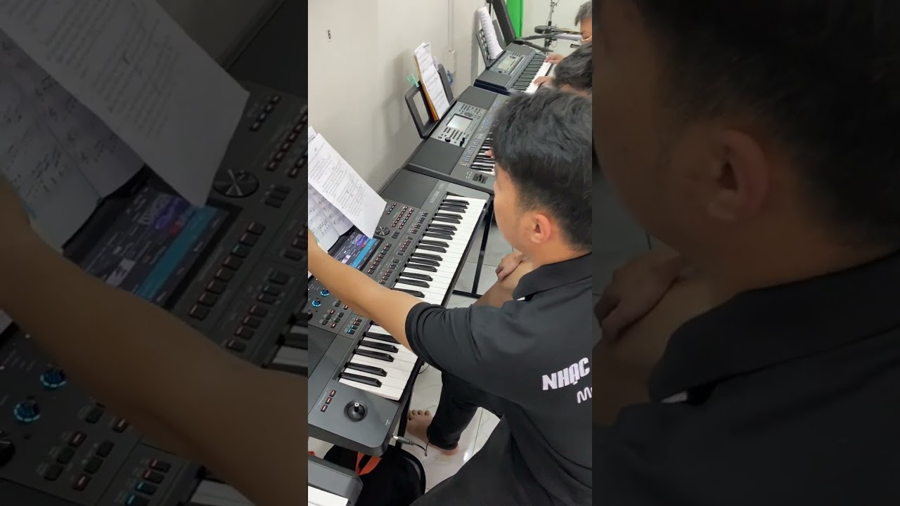 Thầy dạy đệm đ&agrave;n organ phi&ecirc;u qu&aacute; #thienorgan #hocdan #hocorgan #thiendaydan
