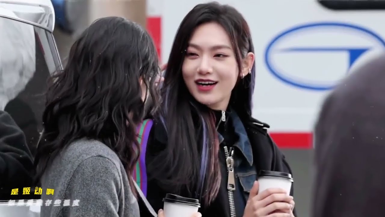 [FMV][Tăng Khả Ny x Trương Tịnh Nghi] Cô ấy bước ra từ trong ánh lửa, sưởi ấm em