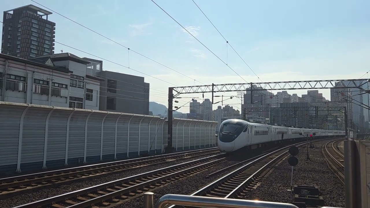 2026/2/15 232次新自強汐止站通過 載著車上的 @darknightconei-vtuber 到宜蘭