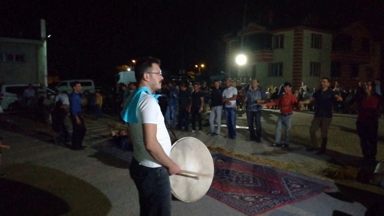 Klarnet ve keman ile oyun havası ( D&ouml;rtdivan )