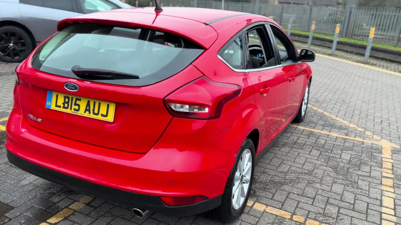 Ford - Focus - Red - LB15AUJ - 2015