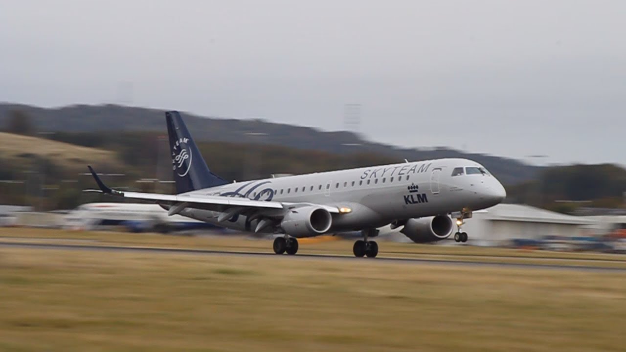 Edinburgh Airport KLM Cityhopper 'Skyteam' Embraer ERJ190 PH-EZX Landing & Taxi | EDI/EGPH