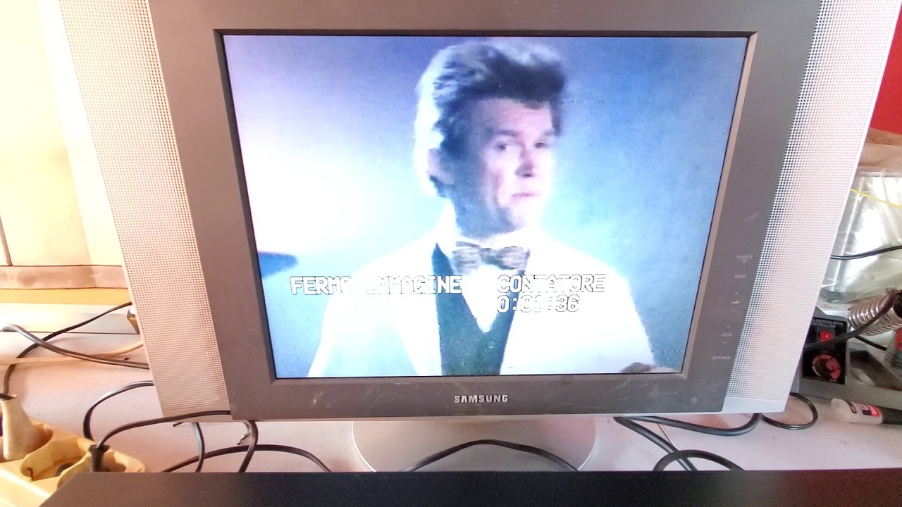 VIDEOREGISTRATORE VHS PHILIPS VR800