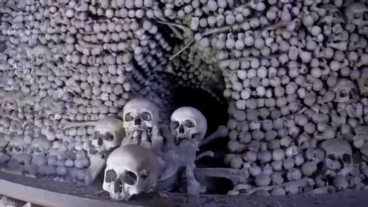 Sedlec Ossuary, Czech. Костница в Чехии - церковь с костями.