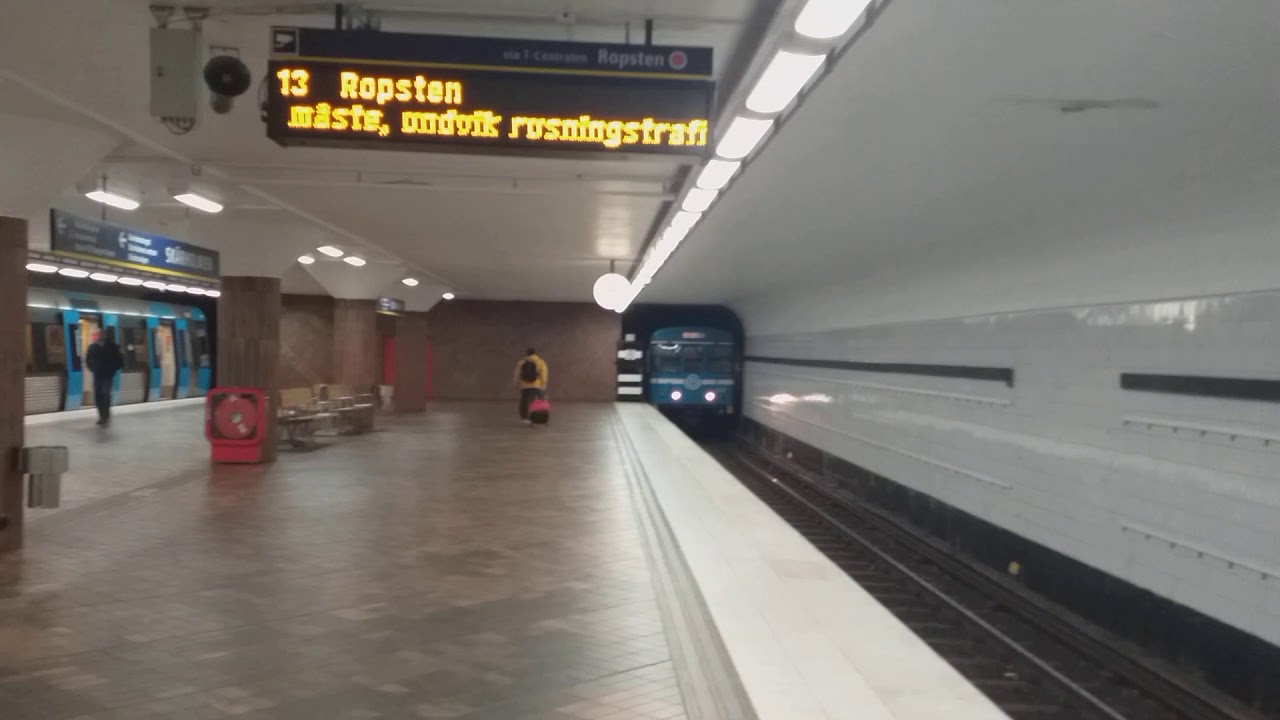 C14 Tunnelbana Vid Skärholmen.