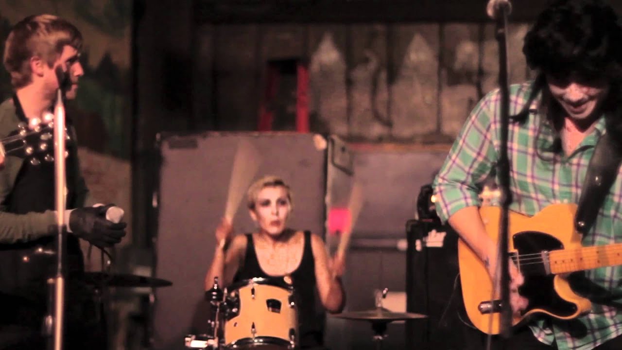 Kind of Like Spitting Birds of a Feather - Big Moves (live at the Smell)