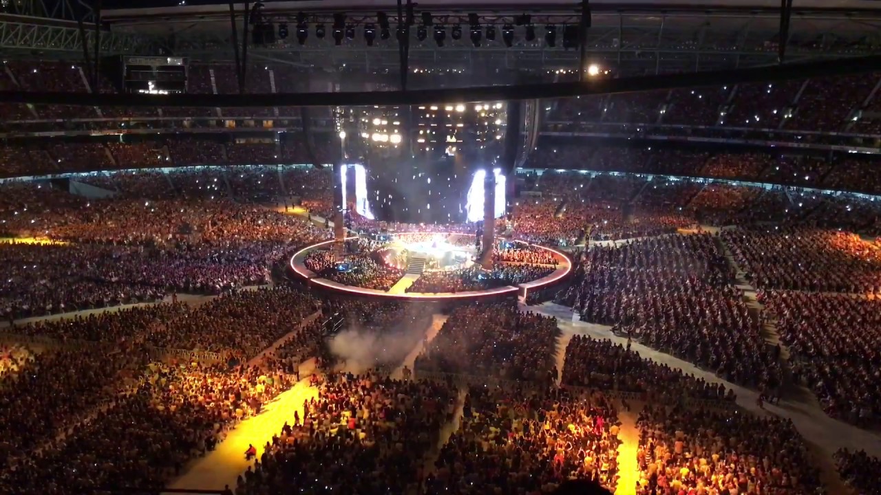 Set Fire to the Rain - Adele - Melbourne Concert 2017