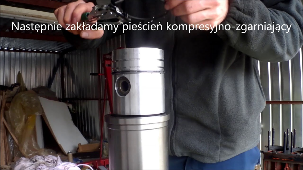 Montaż pierścieni tłokowych i tłoków w cylinder/zetor/Ursus