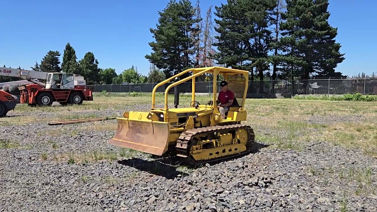 International 500 Crawler Dozer