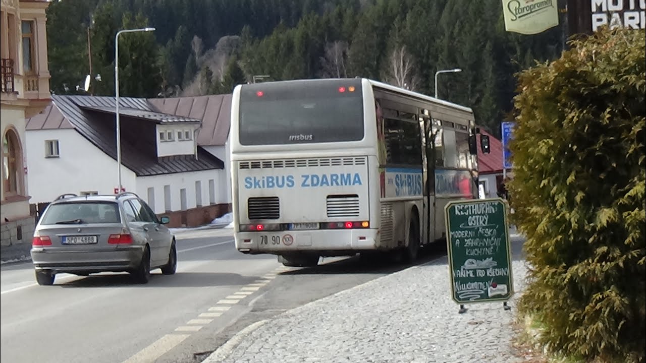 Autobus Irisbus Ares na lince 435080 (skibus)