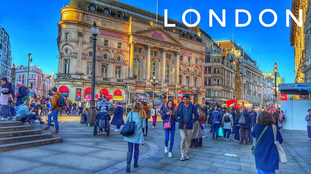 London Spring Walk - Central London Walking Tour - Buckingham Palace to Trafalgar Square, Soho