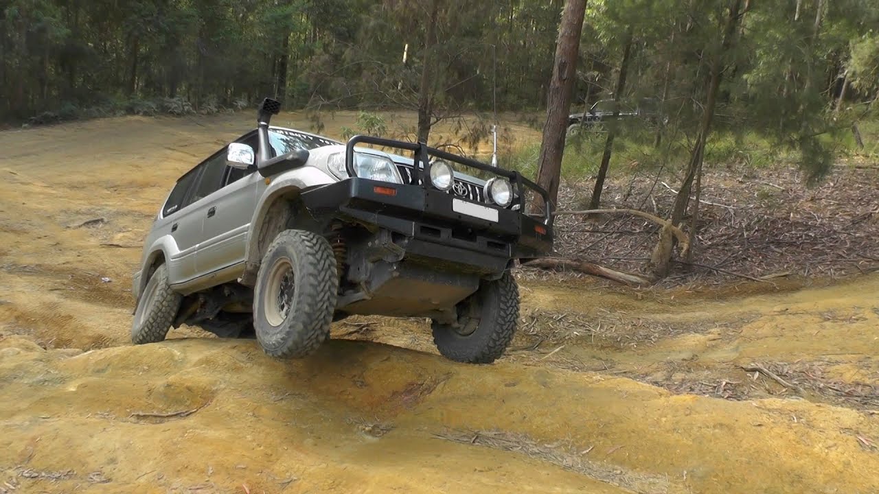 Prado 90 series testing traction, diff lockers and off camber angles, rock steps