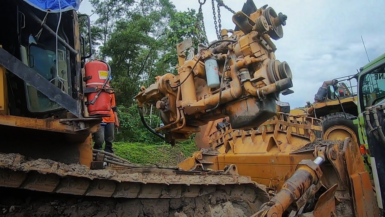 Remove Engine Bulldozer CAT D8