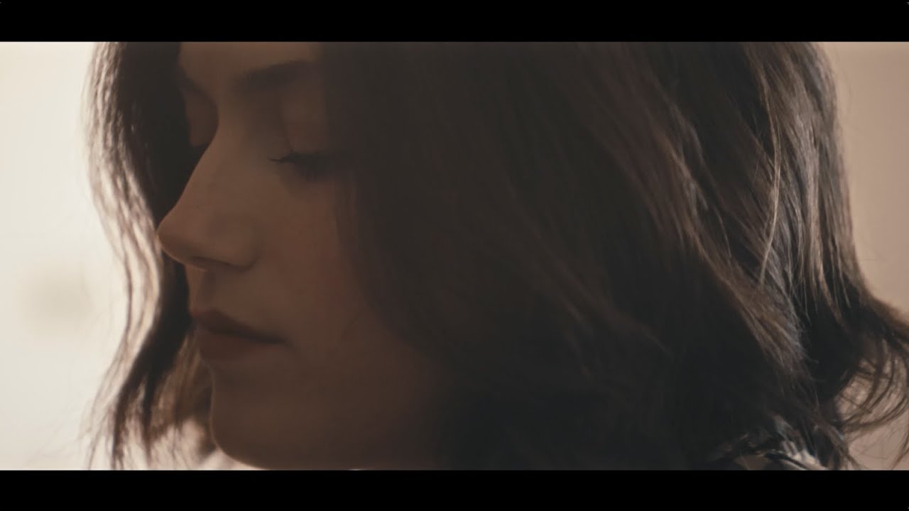 Julia Halcon - Se Acaba Aquí (lyric video)