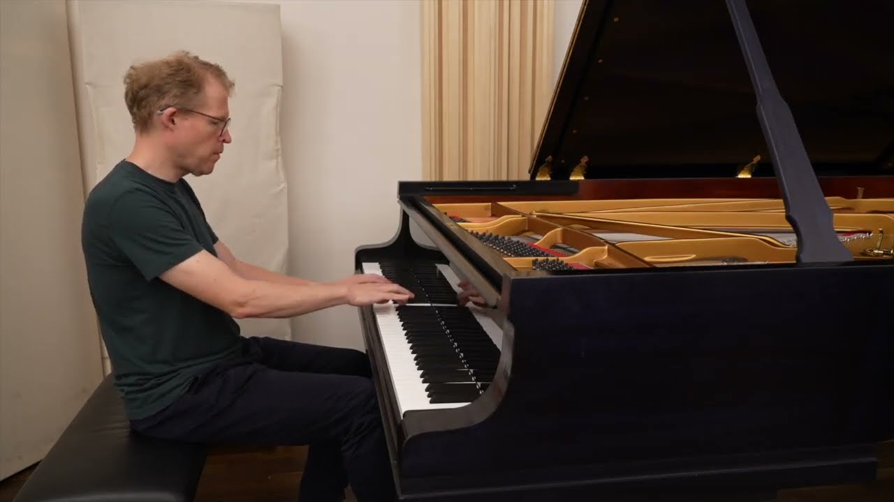 Johann Sebastian Bach: Toccata in E minor, BWV 914 - Pianist: Phil Gollub