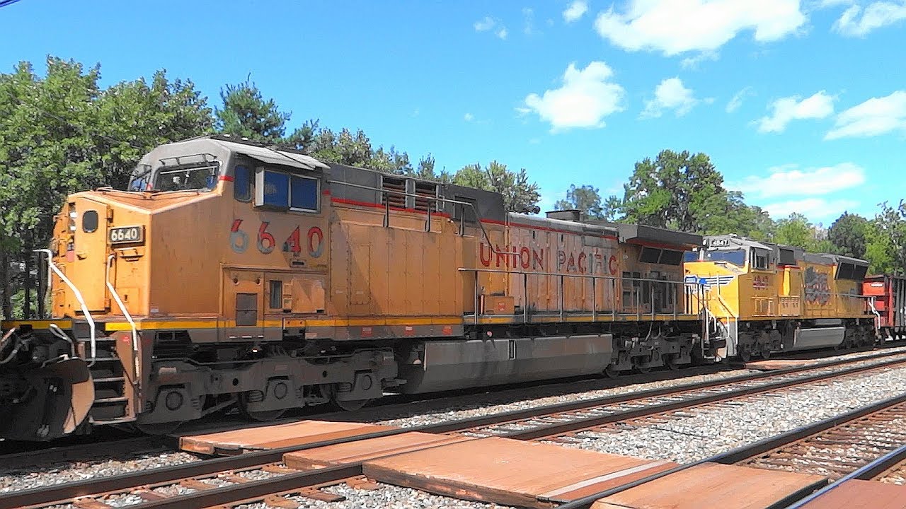 Old & New UP Engines On CSX R389 Mixed Manifest Freight Train