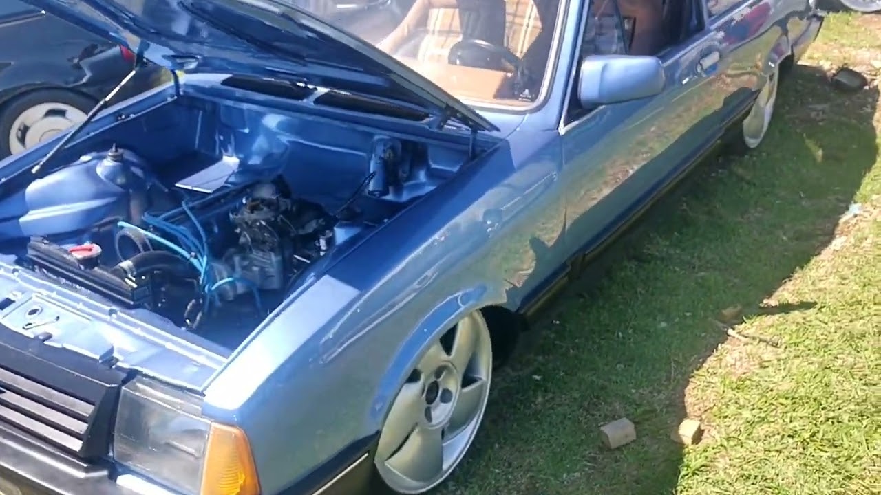 CHEVETTE J&Uacute;NIOR AZUL RODAS ARO 17 REBAIXADO