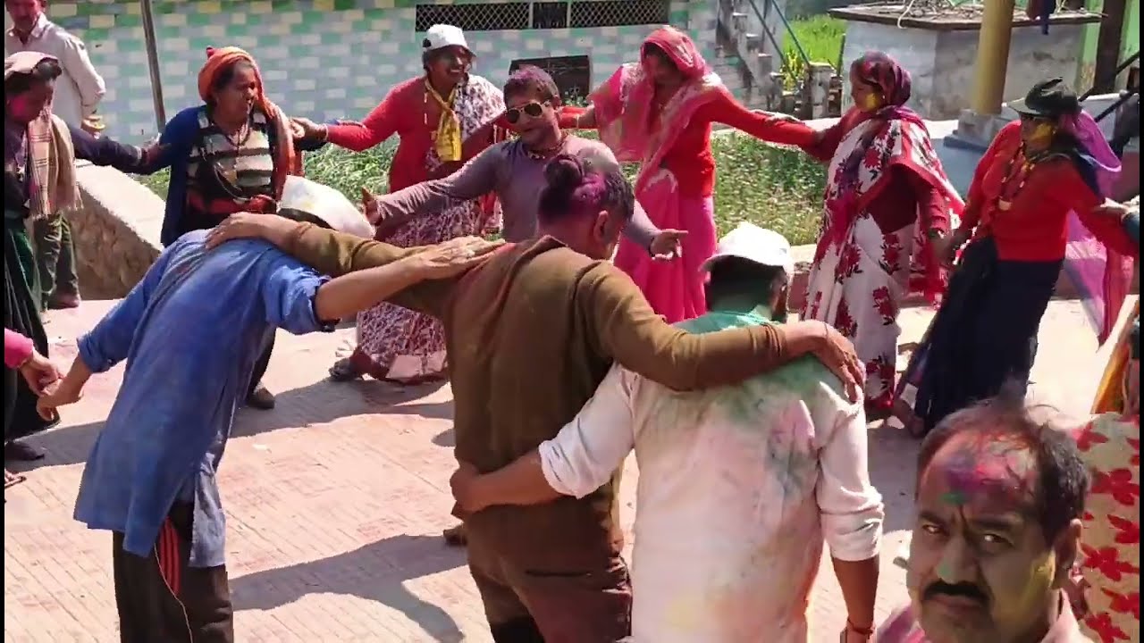  तो दोस्तों हमने भी होली बहुत धूमधाम से मनाई🌈♥️ pahadi life 🤗😅